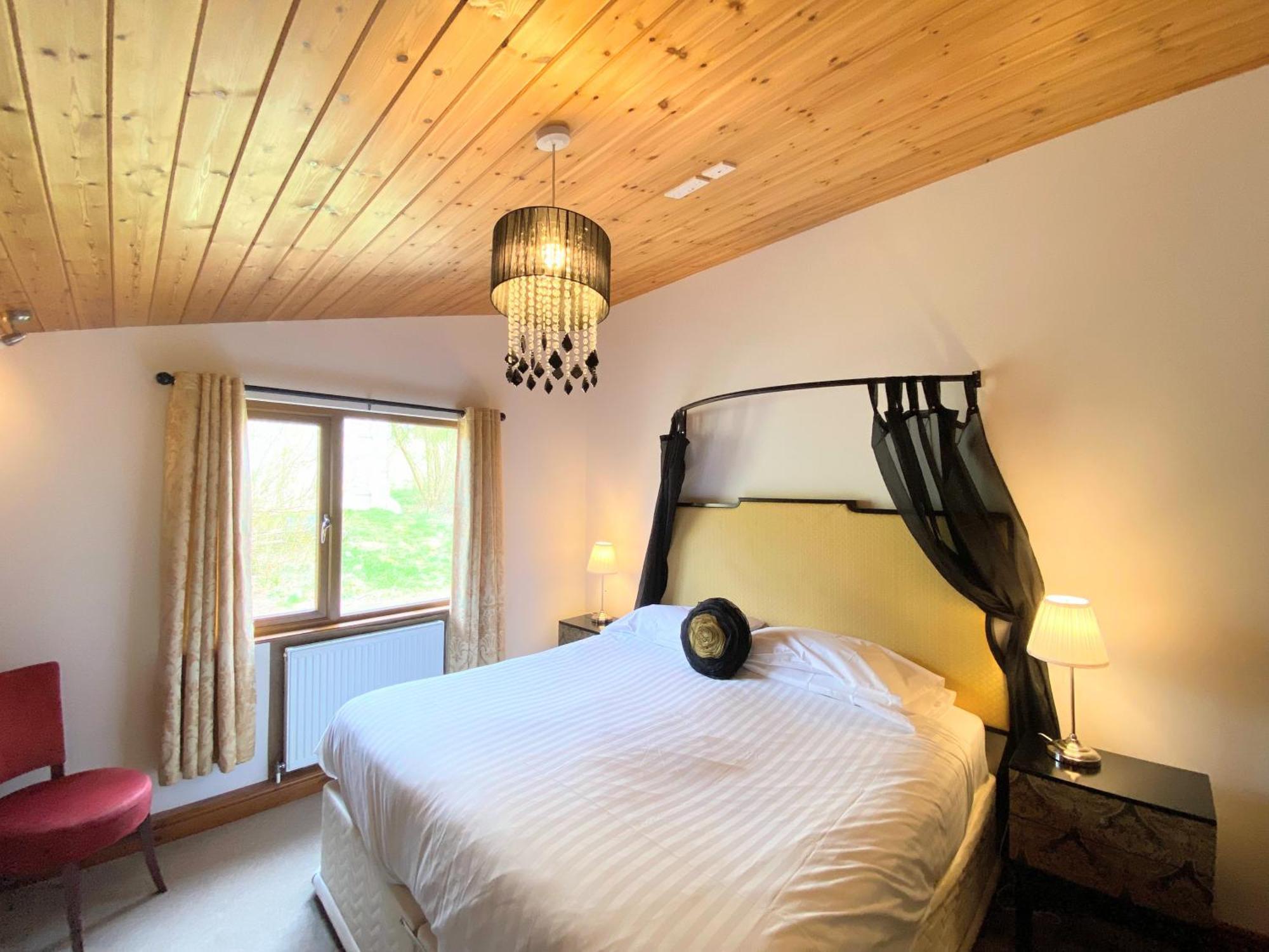 Torridon 12 With Private Hot Tub - Fife - Loch Leven - Lomond Hills Villa Kelty ภายนอก รูปภาพ