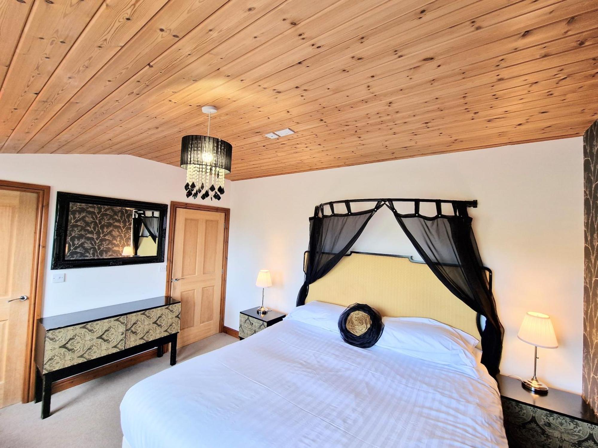 Torridon 12 With Private Hot Tub - Fife - Loch Leven - Lomond Hills Villa Kelty ภายนอก รูปภาพ