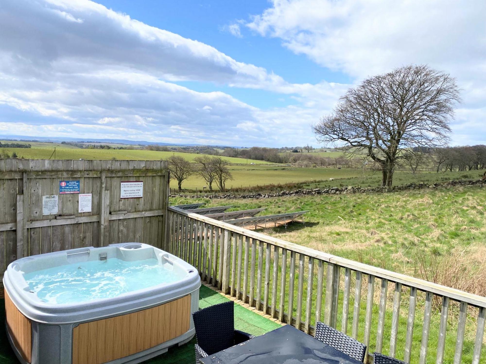 Torridon 12 With Private Hot Tub - Fife - Loch Leven - Lomond Hills Villa Kelty ภายนอก รูปภาพ