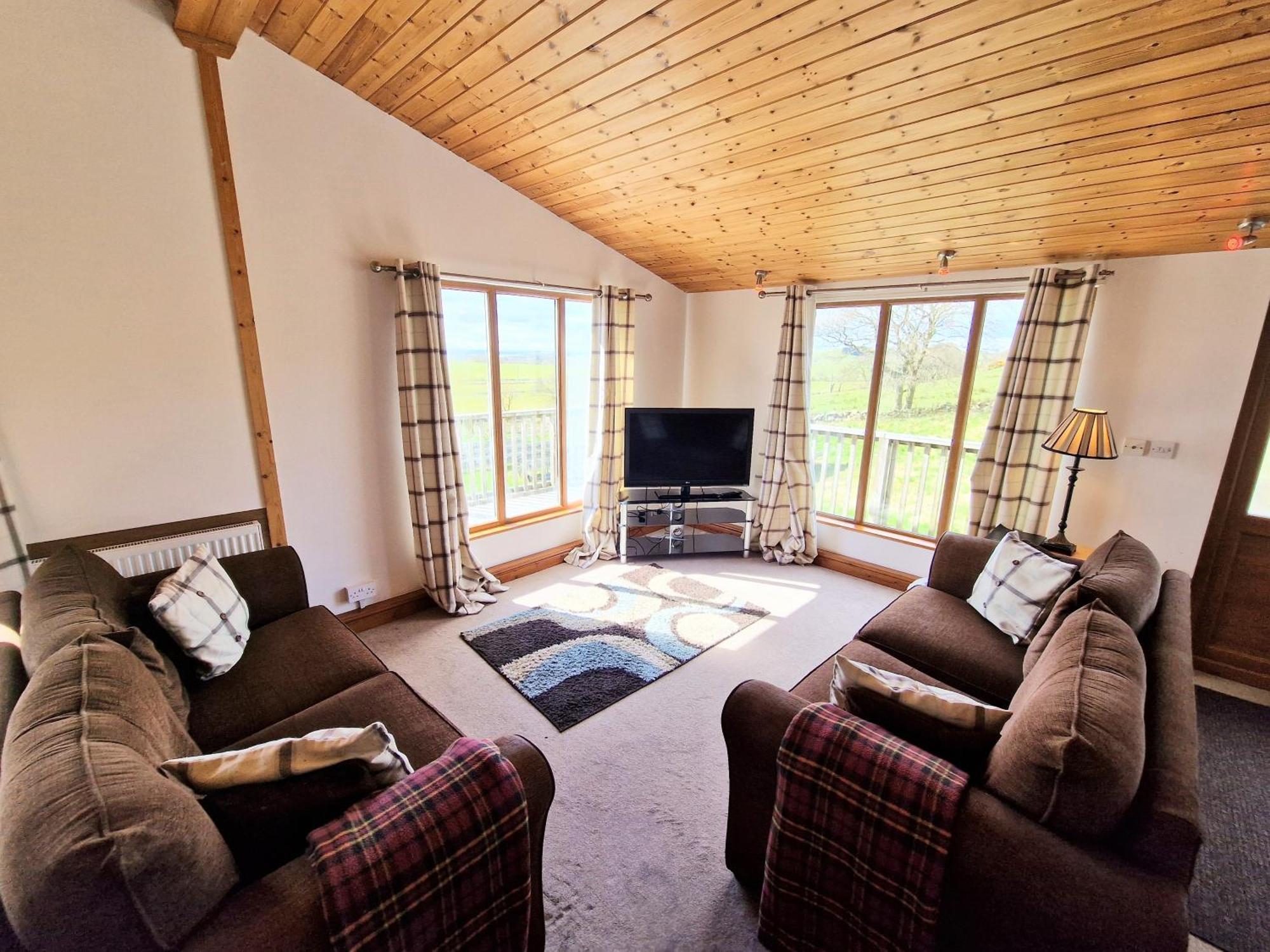 Torridon 12 With Private Hot Tub - Fife - Loch Leven - Lomond Hills Villa Kelty ภายนอก รูปภาพ