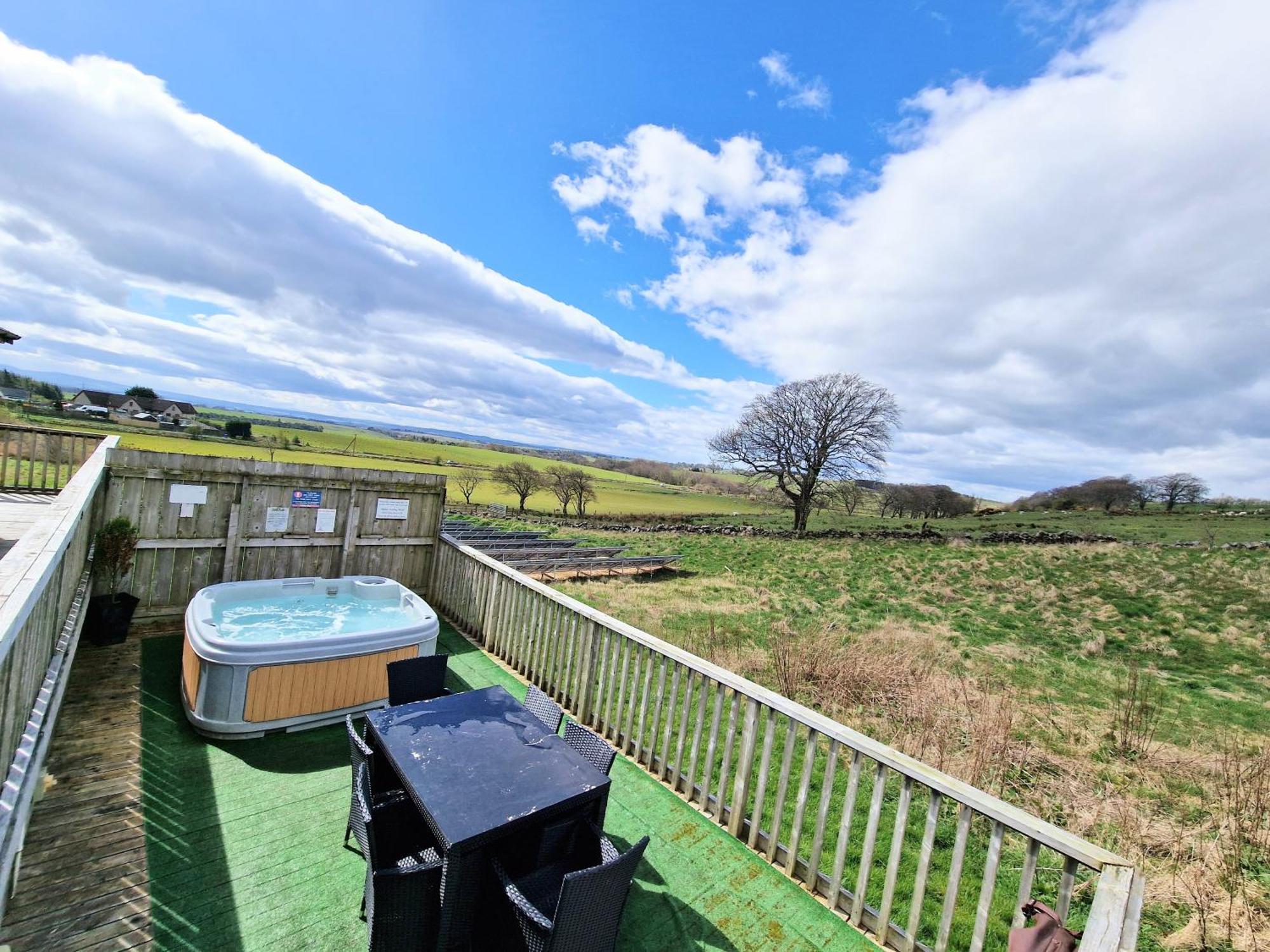Torridon 12 With Private Hot Tub - Fife - Loch Leven - Lomond Hills Villa Kelty ภายนอก รูปภาพ