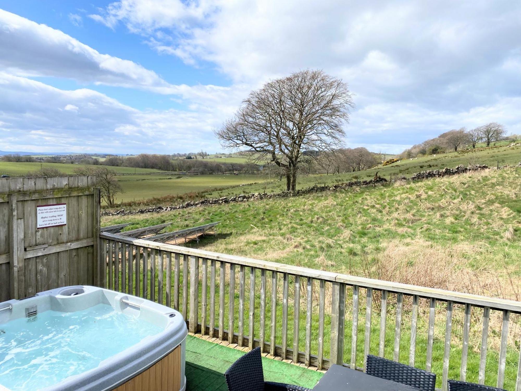 Torridon 12 With Private Hot Tub - Fife - Loch Leven - Lomond Hills Villa Kelty ภายนอก รูปภาพ